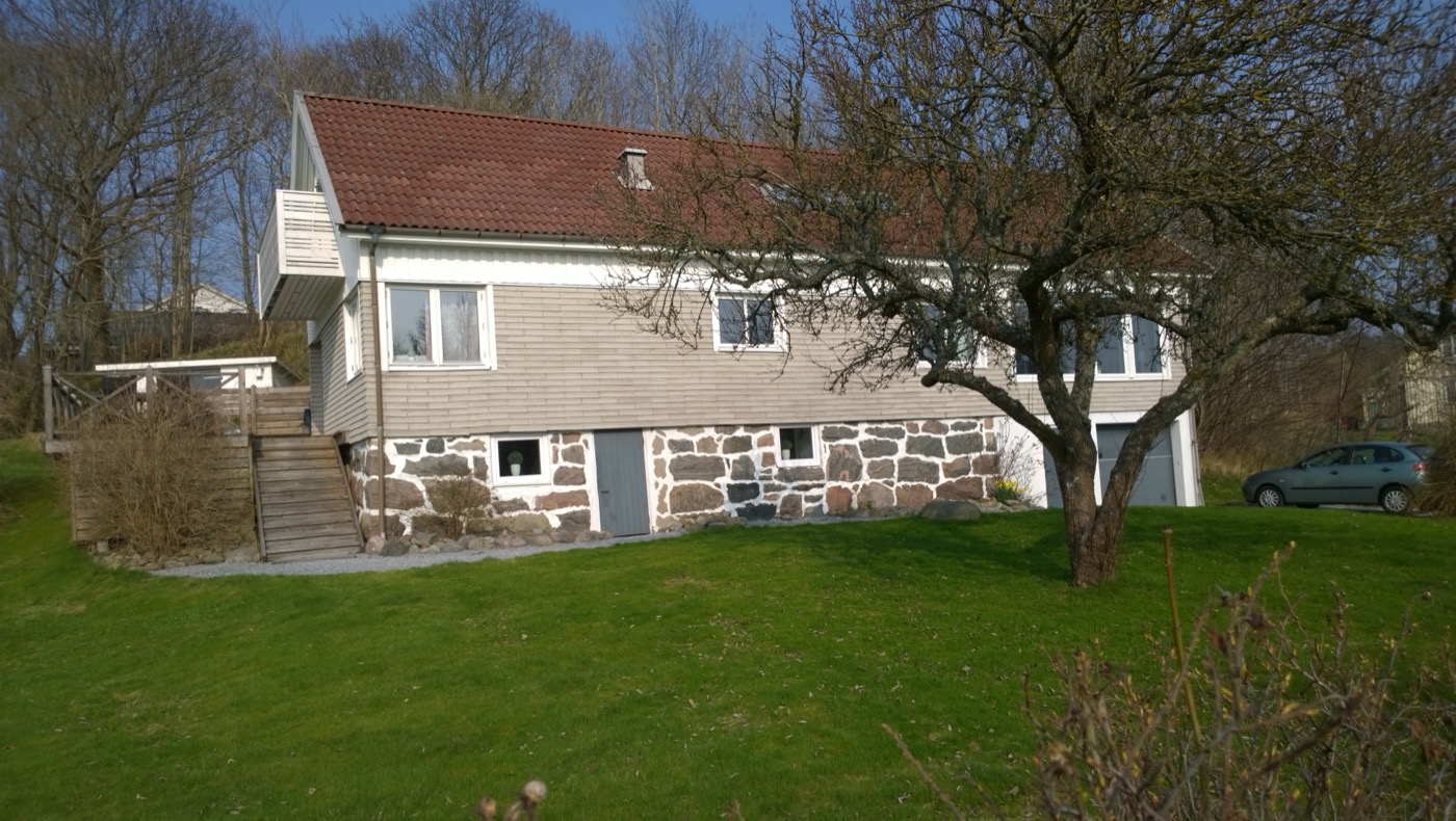 Maison sur soubassement de pierre exposé aux remontées d'humidité