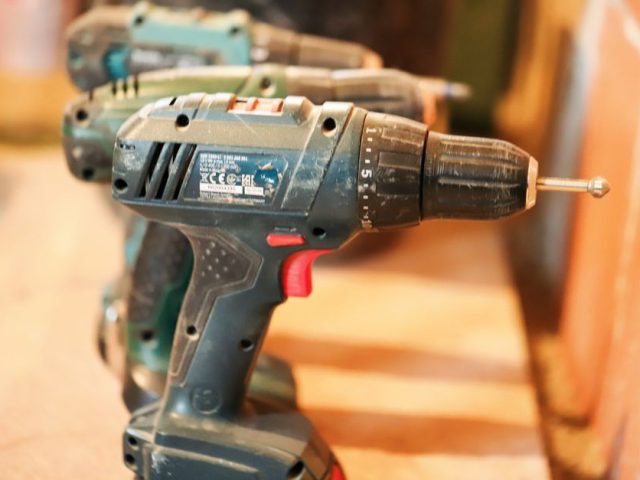 Makita ou Bosch : choisir pour outillage électroportatif