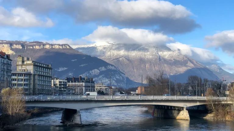 Installateur VMC à Grenoble : guide pratique